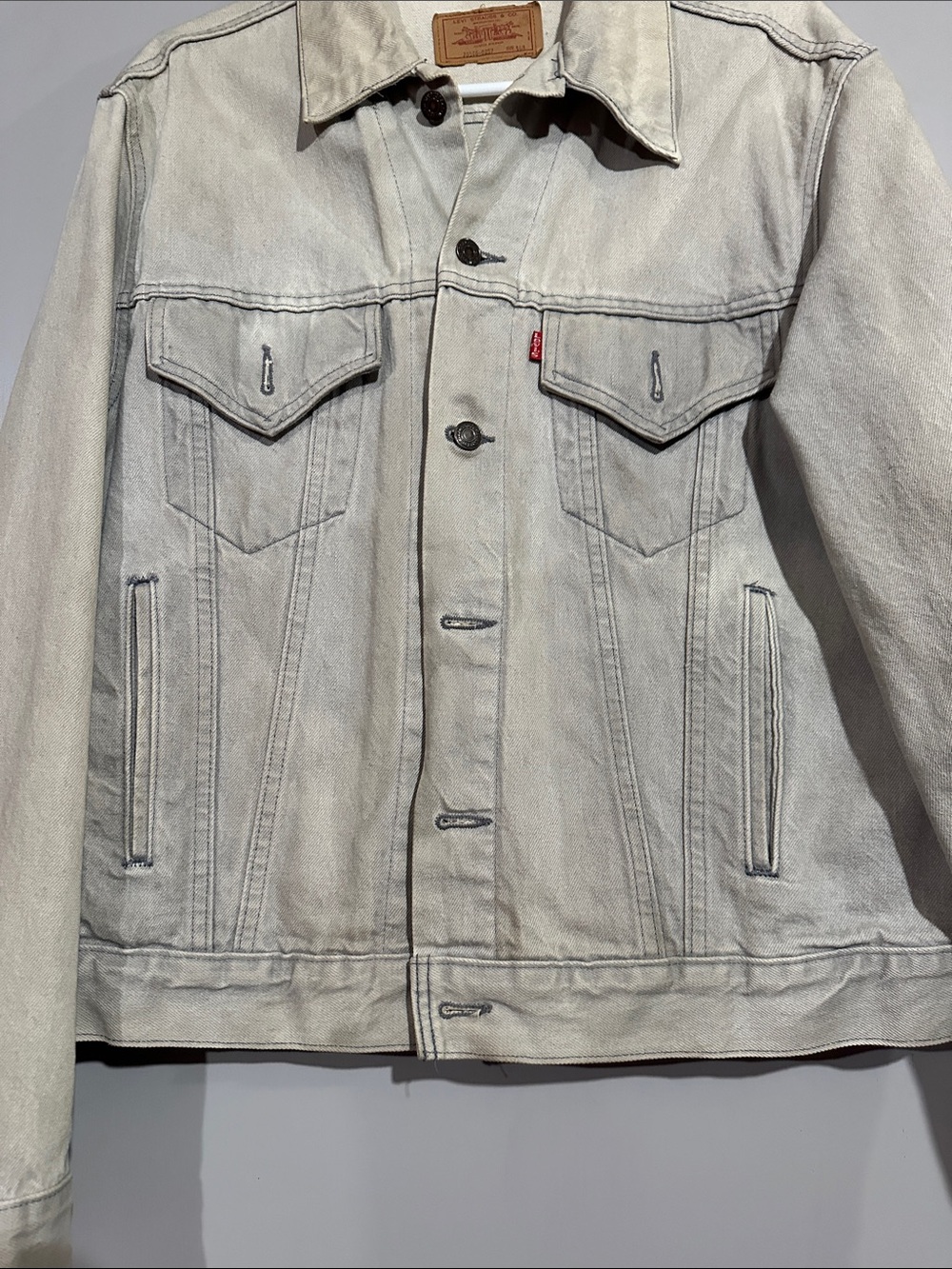 Levi's Light Beige Denim Truckers Jacket - Picture 4 of 4